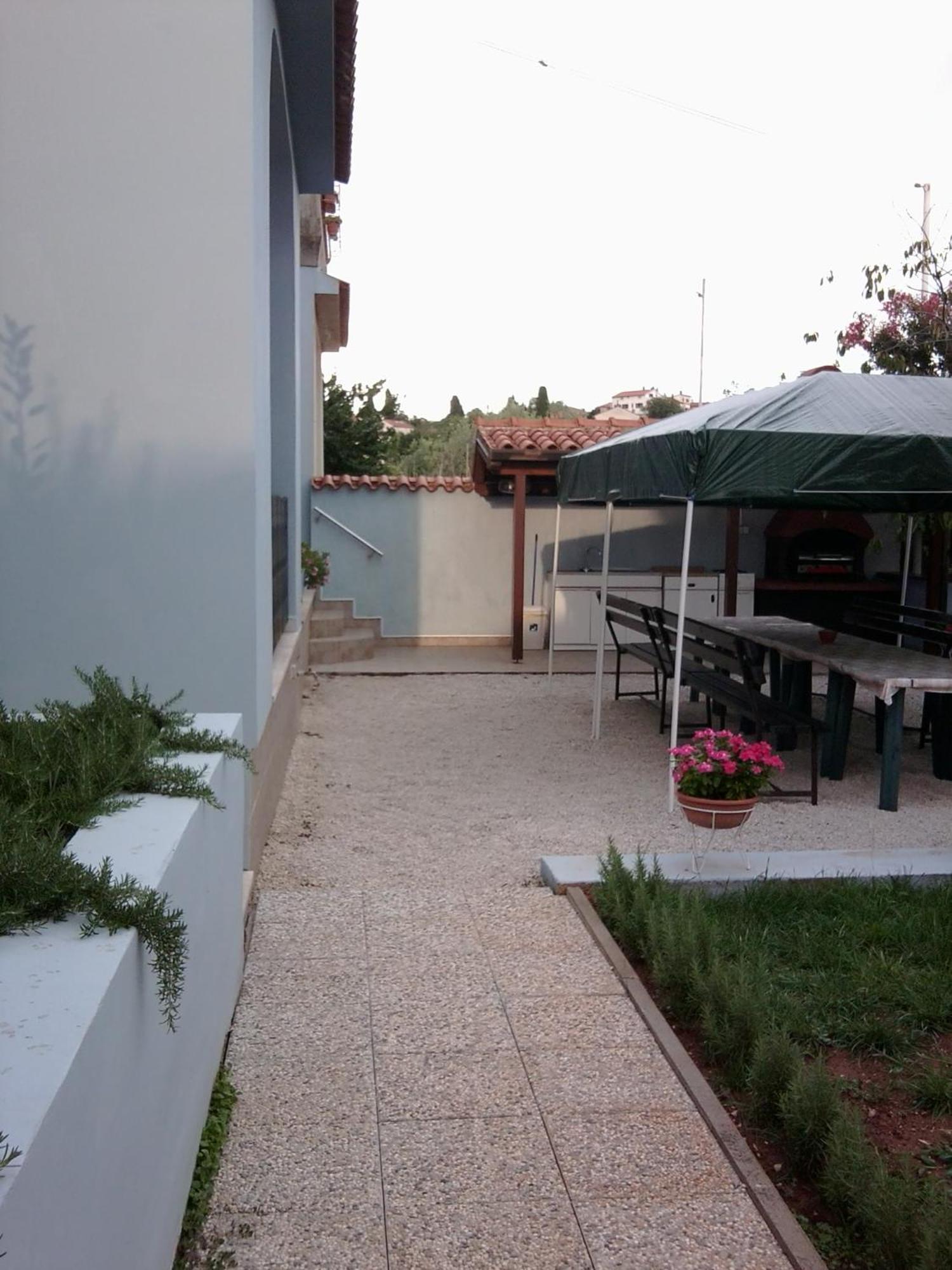 Ferienwohnung The Blue House Vinkuran Exterior foto